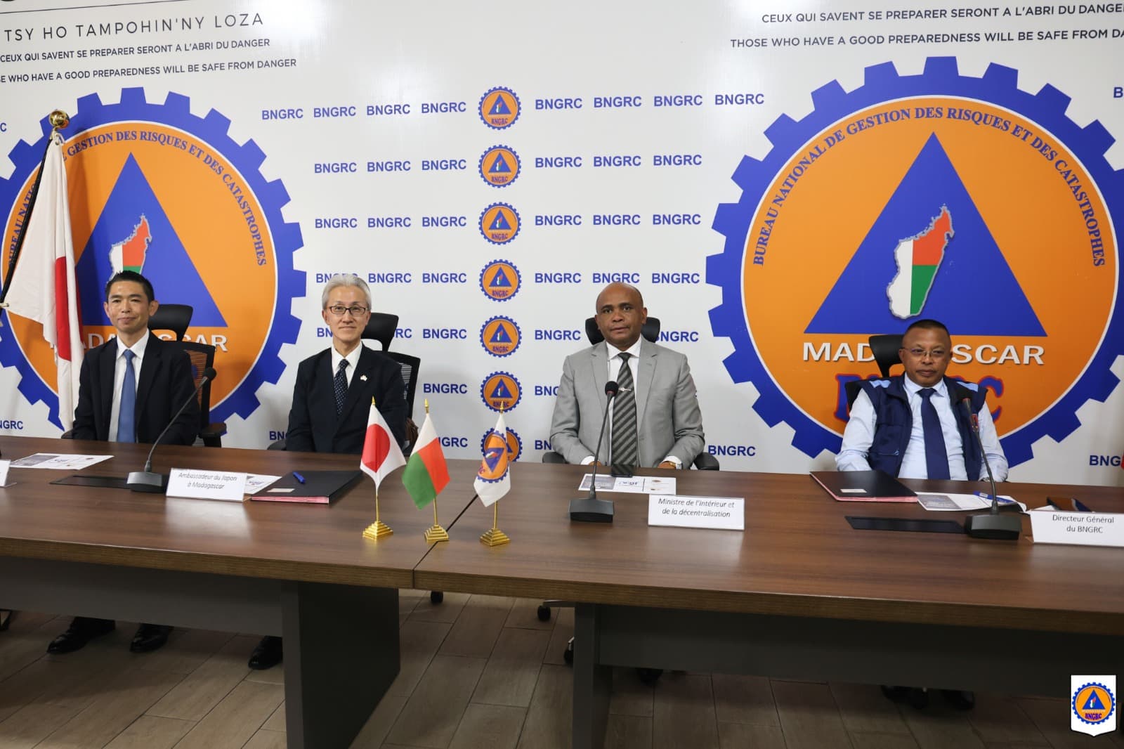 SOLIDARITÉ JAPON–MADAGASCAR : REMISE OFFICIELLE D’UNE AIDE D’URGENCE AU PROFIT DES POPULATIONS AFFECTÉES PAR LE CYCLONE GEZANI