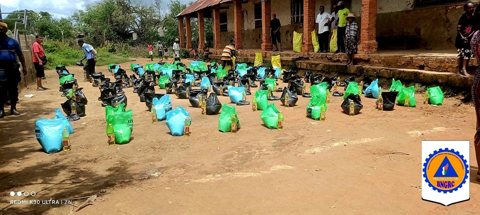 CYCLONE FYTIA : UNE DÉLÉGATION GOUVERNEMENTALE APPORTE UNE AIDE D’URGENCE AUX SINISTRÉS À MAEVATANANA
