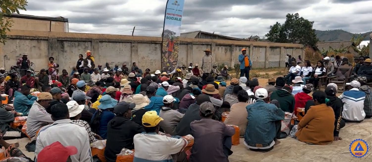 IMPACT DE LA GRÊLE ET DE LA SÉCHERESSE : LE BNGRC INTERVIENT EN SOUTIEN AUX POPULATIONS DU DISTRICT D'AMPARAFARAVOLA.