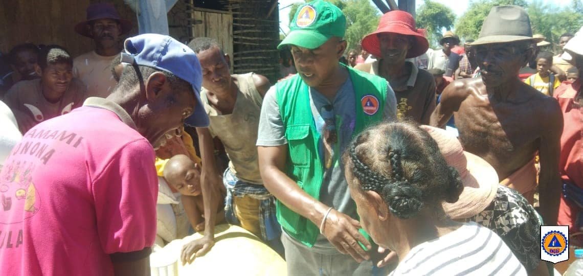 BNGRC-CARAVANE HUMANITAIRE : NITOHY TAO AMIN'NY COMMUNE TANANDAVA STATION NY FIZARANA FANAMPIANA.