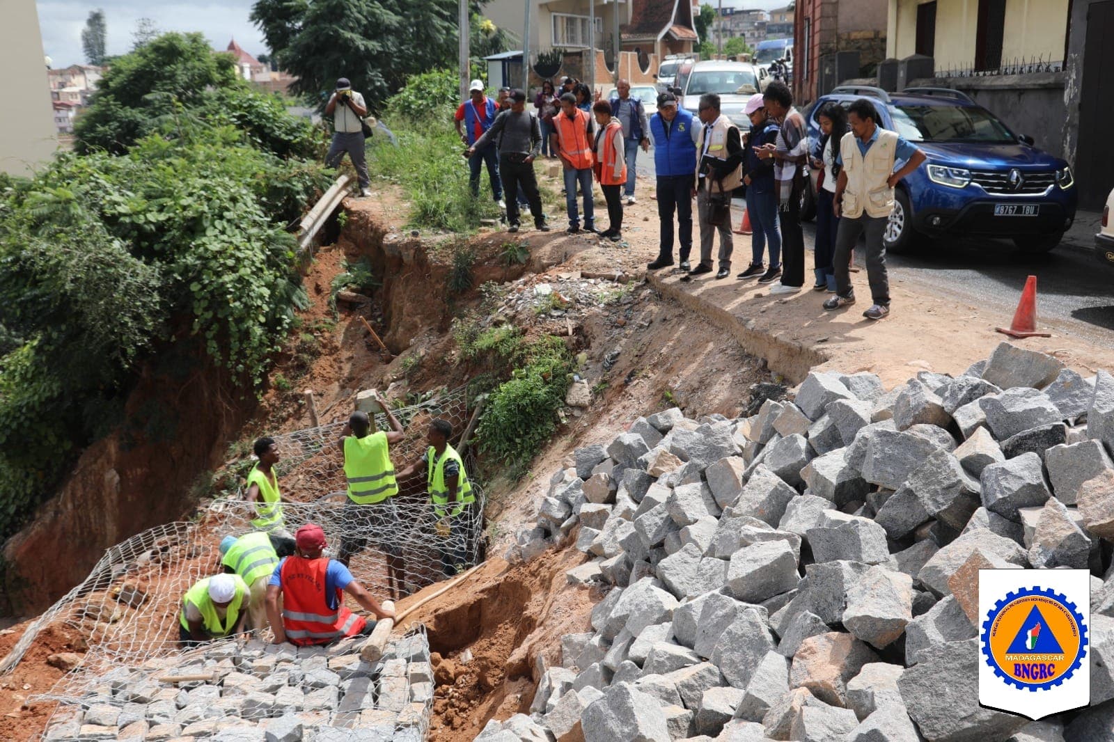 DISTRIBUTION D’AIDES ALIMENTAIRES AUX SINISTRÉS DES INONDATIONS EN PARTENARIAT AVEC LE PAM DANS CINQ DISTRICTS D’ANTANANARIVO
