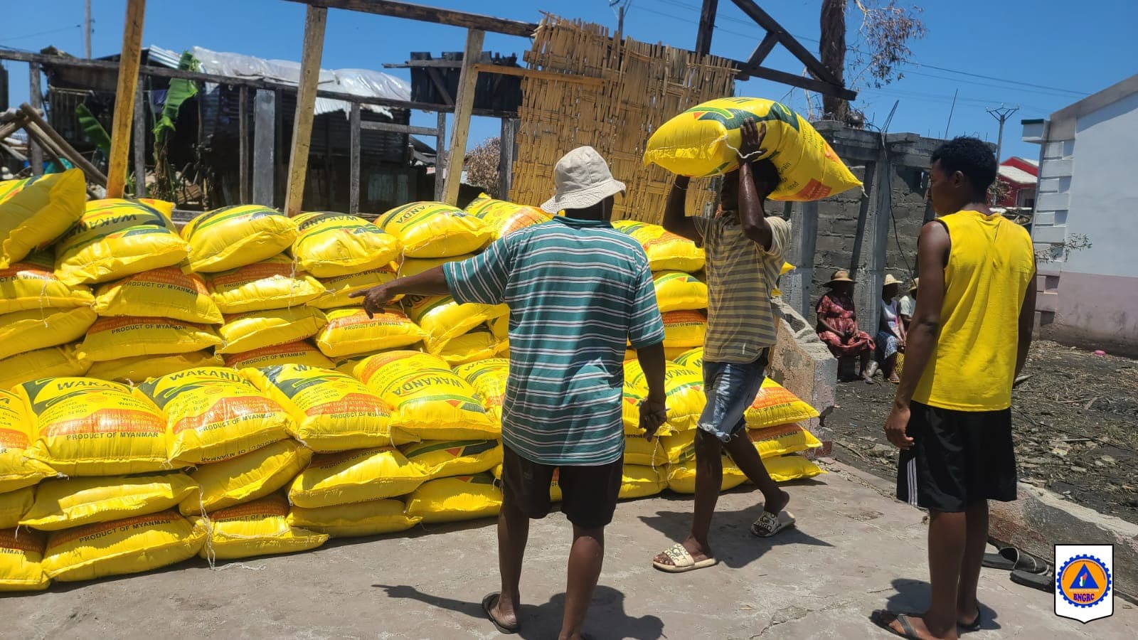 TOAMASINA : POURSUITE DE LA DISTRIBUTION D’AIDES ALIMENTAIRES À ANDRANOMADIO