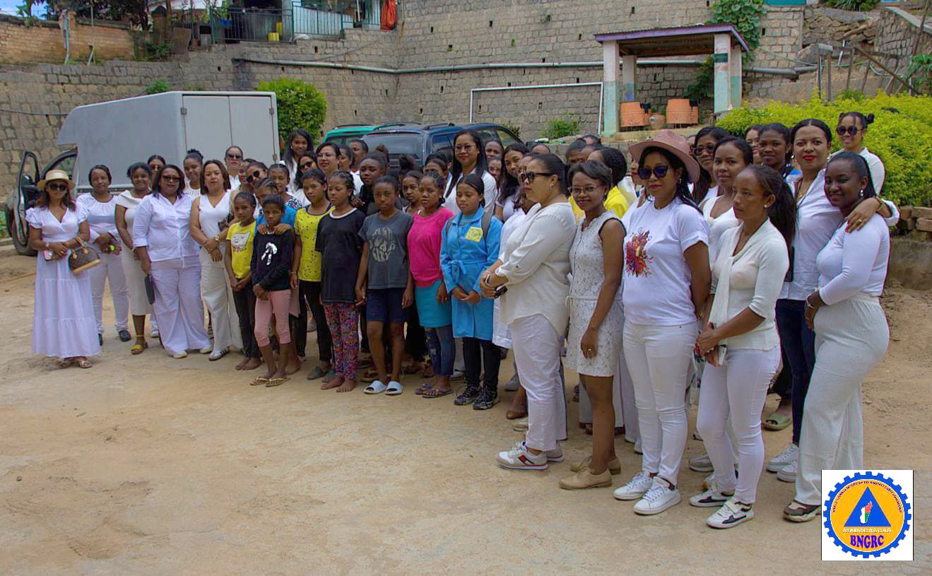 CÉLÉBRATION DE LA JOURNÉE DU 8 MARS : LES FEMMES DU BNGRC SOLIDAIRES DES JEUNES FILLES EN DIFFICULTÉ