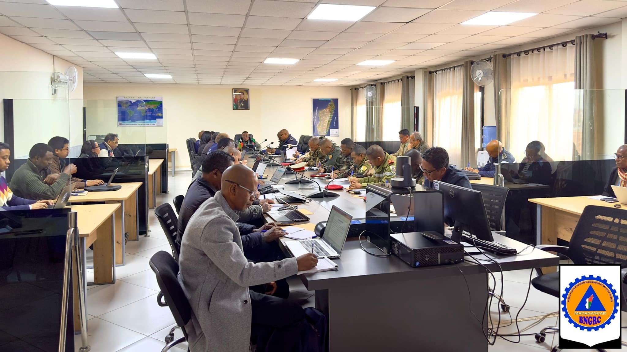 RÉUNION D'IMPLICATION SUR LA LUTTE CONTRE LA GRIPPE ET L'ASSURANCE ALIMENTAIRE MASSIVE À IKONGO ET HUIT AUTRES DISTRIBUTIONS
