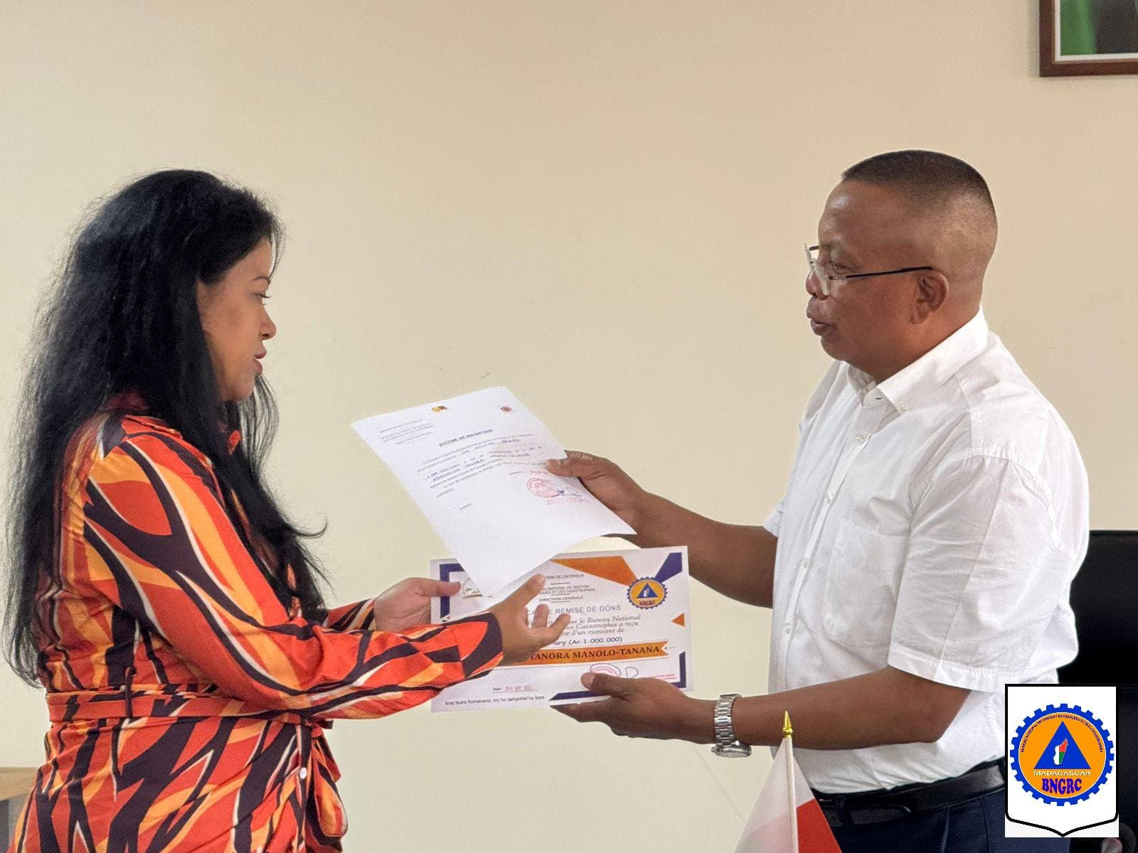 𝗦𝗢𝗨𝗧𝗜𝗘𝗡 𝗔𝗨𝗫 𝗦𝗜𝗡𝗜𝗦𝗧𝗥𝗘S A 𝗠𝗔𝗡𝗔𝗡𝗝𝗔𝗥𝗬