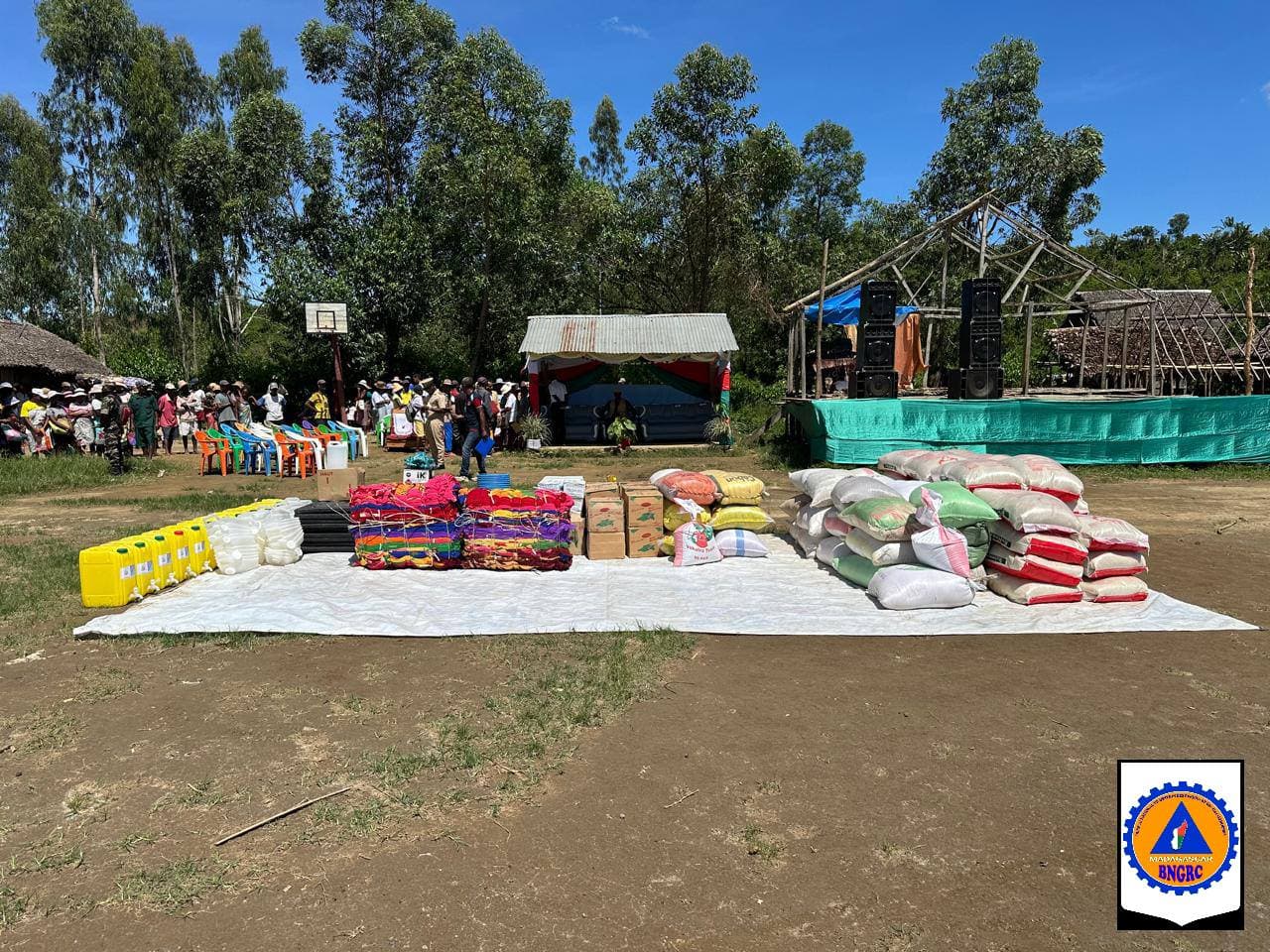 CYCLONE FYTIA : LE PREMIER MINISTRE À VATOMANDRY POUR SOUTENIR LES SINISTRÉS