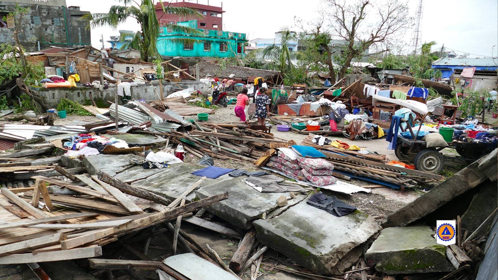 TOAMASINA DÉVASTÉE À 80 % APRÈS LE PASSAGE DU CYCLONE GEZANI | RETOUR EN IMAGES SUR LES DÉGÂTS