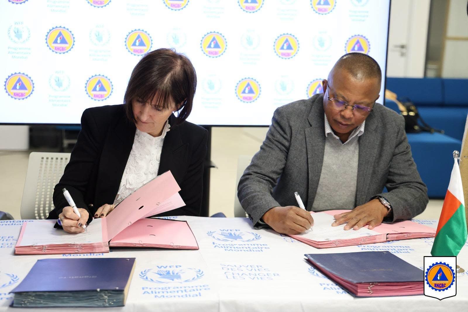 BNGRC–PAM | SIGNATURE DE DEUX ACCORDS STRATÉGIQUES POUR LE RENFORCEMENT DE LA COOPÉRATION