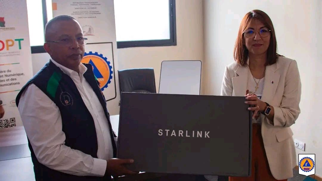 REMISE OFFICIELLE DE 45 KITS DE CONNEXION STARLINK DU MNDPT AU BNGRC