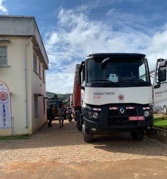 Nanainga ny Talata 21 Martsa 2023 teny amin’ny Pagode (BNGRC) ireo camions miisa 10 "Caravane Humanitaire ".